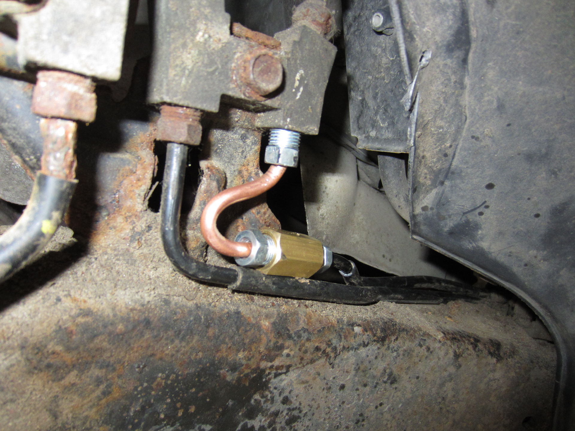 Как соединить трубку тормозной системы