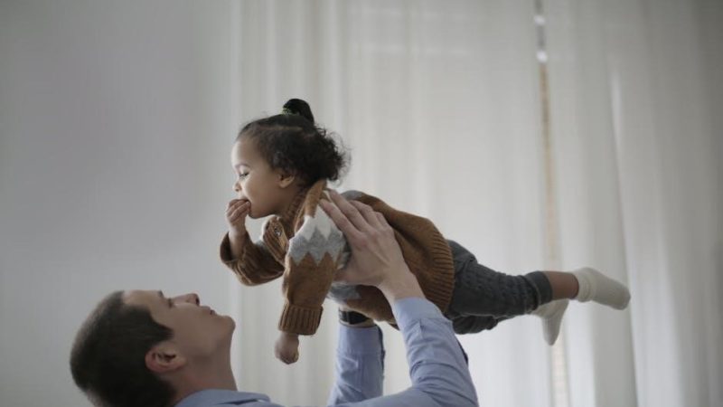 Какая ширина ремня безопасности считается оптимальной